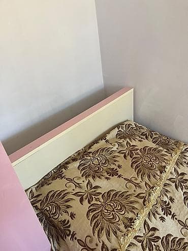 uşaq ucun divan: Uşaq yataq mebeli 700 Azn satılır.Matras verilir.Ünvan Hovsan — 4