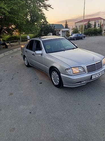 ford transit bufer: Mercedes-Benz C-Class: 2 l | 1995 il Sedan — 3