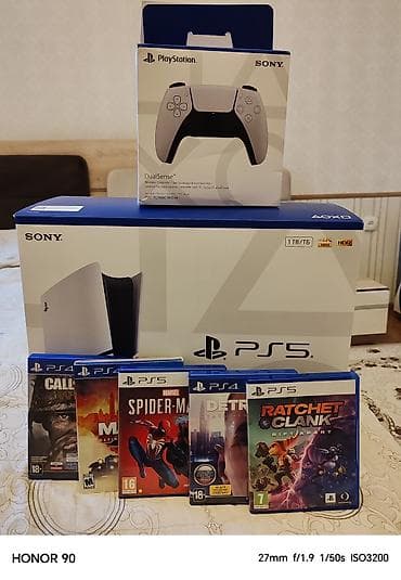 dirnaq uzadan lak: PlayStation 5 Slim (CFI-2000A) – diskli versiya, Yaponiya — 3