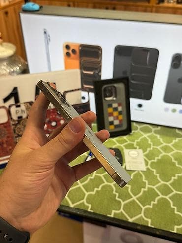 macbook pro: IPhone 15 Pro, Natural Titanium — 4