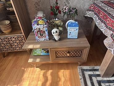 taxta polkalar: Düz TV altlığı, Polkalı, Laminat — 1