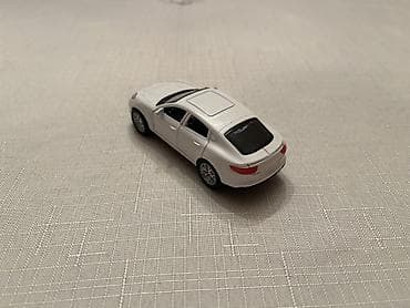 leqo oyuncaqlari: Ağ rəngli metal oyuncaq sedan maket avtomobil - Korpus: die-cast — 2