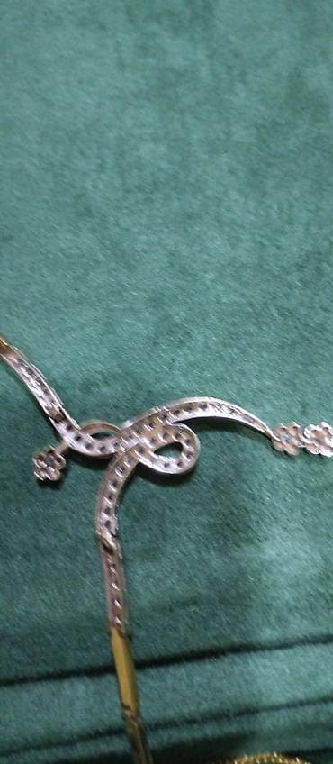 omaks gel: Məhsul: Zərif qadın boyunbağıBOYUNBAQİ YENİDİR TAXİLMAYİB. GƏLİN UCUN — 10