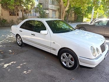 met: Mercedes-Benz E-Class: 2 l | 1996 il Sedan — 3