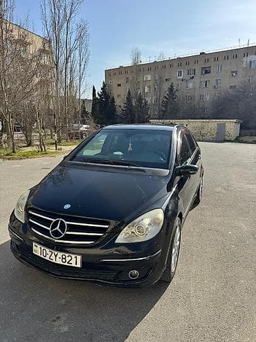 Nəqliyyat: Mercedes-Benz B-Class, qara rəng, 5 qapılı kompakt minivan/hetçbek — 4