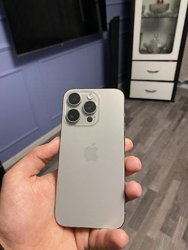 iphone 12 pro satilir: IPhone 15 Pro, 128 GB, Gümüşü, Simsiz şarj — 1