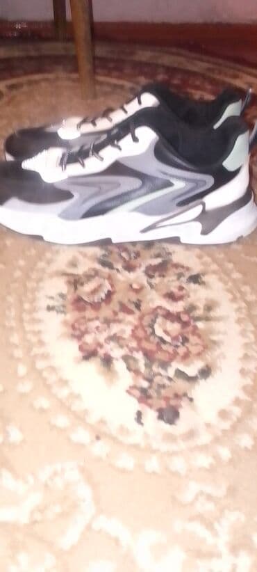 Kişi ayaqqabıları: Kişi idman ayaqqabısı - Rəng: qara‑ağ‑boz kombinasiyası - Üst — 5