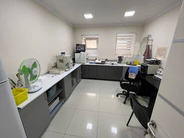 qobuda həyət evləri: Neftcilər metrosunun yaxınlığında 205 kv sahəsi olan hazir klinika — 14