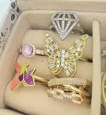 Şəxsi əşyalar: Hər biri 4,5m.
Qaralmayıb!
Aksesuarlar yeniləndiyi üçün satılır — 1