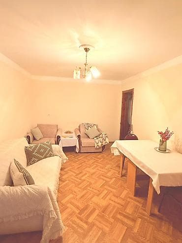 Kirayə: 2 otağa düzəldilmiş 1 otaqlı Xruşşovka mənzil - Mərtəbə: 4 -
