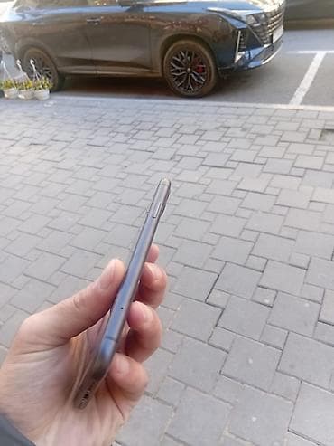 iphone 8 plus satilir: IPhone 11, 128 GB, Qara, Face ID — 2