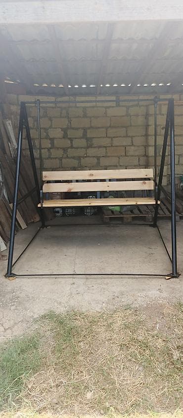 giris qapilari: Bağ yelləncəyi – metal karkaslı, taxta oturacaq və bel hissəsi - — 1