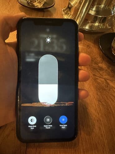 IPhone 11, 128 GB — 4