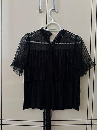 Qadın geyim dəsti – 3 parçadan ibarət 1) Qara şifon bluz - Qısaqol