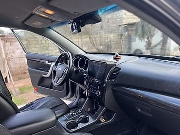 oka satisi: Kia Sorento: 2 l | 2011 il Krossover — 4