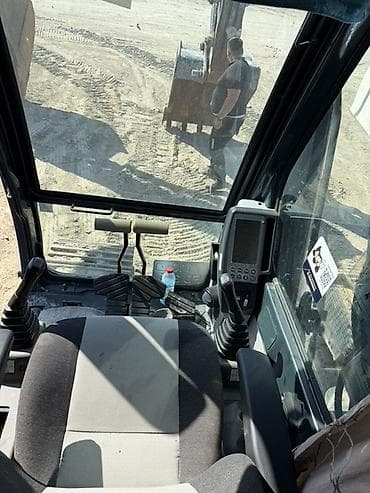 tekerli ekskavator satisi: Hyundai Robex 215L paletli ekskavator Texniki xüsusiyyətlər: - Sinif — 5