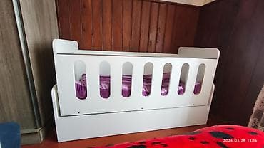 yeni il usaq geyimleri: * İşlənmiş beşikdir * Yellənmə mexanizmi işləyir, lakin səs edir * — 2