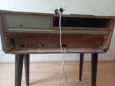 Radiola 314 modeli 1970-ci illerin lampıvı işlek veziyyetde vinil — 4