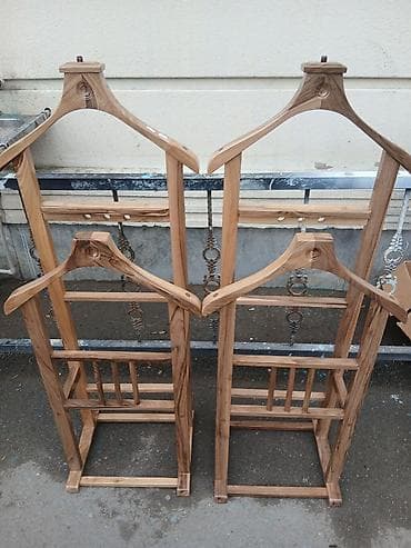 paltar aslqanı: Bu, paltarların səliqəli saxlanması üçün nəzərdə tutulmuş taxta — 1