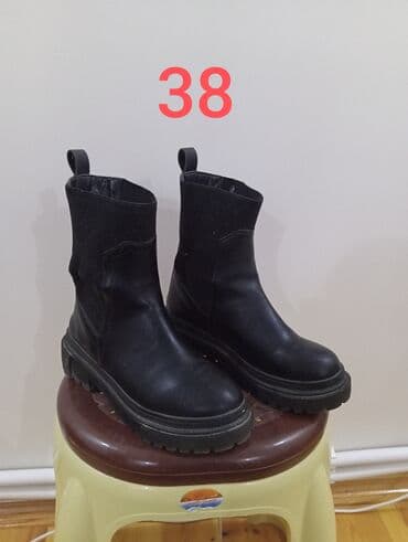 Qadın üçün qara çəkmə - Ölçü: 38 (şəkildə göstərilib) - Rəng: qara -