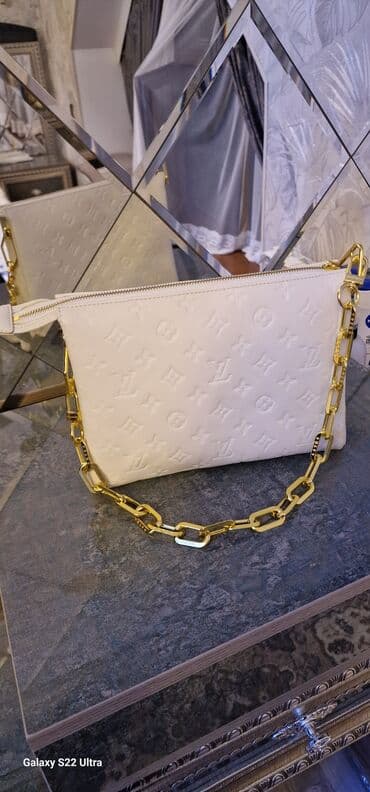 Şıq qadın dəstləri və aksesuarları - Ağ rəngli, monoqram naxışlı