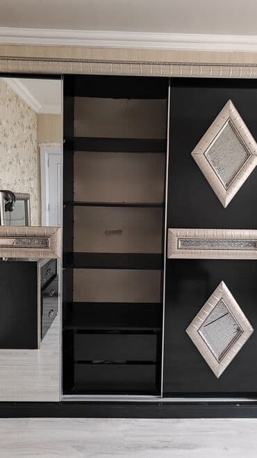 mətbəxt dolabı: İşlənmiş, Kupe, 3 qapılı Düz dolab, Qarderob, paltar dolabı — 3