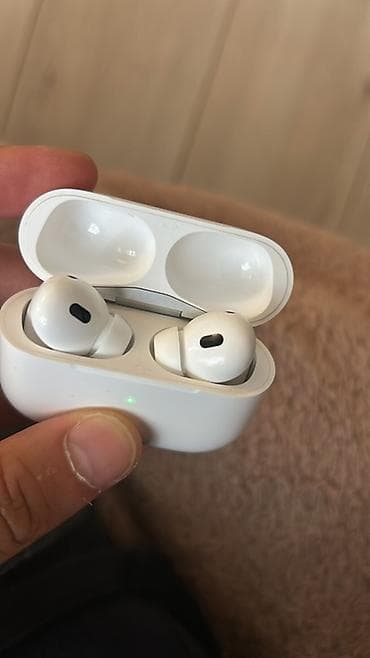 Qulaqcıqlar: Airpods pro 2 ideal veziyyetde lightning elim yandi ucuz satiram — 3