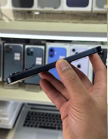 iphone 1q: IPhone 15 Pro, 256 GB, Blue Titanium, Zəmanət, Simsiz şarj, Face ID — 4