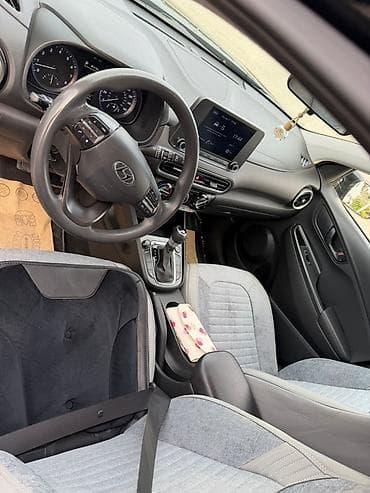 f30 stop: Hyundai Kona: 2 l | 2021 il Krossover — 7