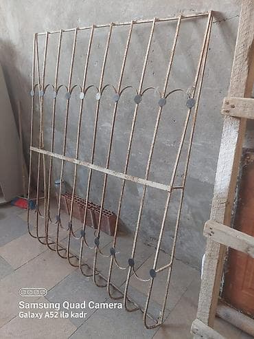 Dəmir pəncərə barmaqlığı Hundurluyu 1.56 sm. En 1.21 sm. -