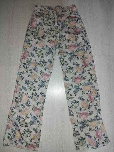 Qadın üçün çiçək naxışlı şalvar - Rəng: açıq krem fon üzərində pastel