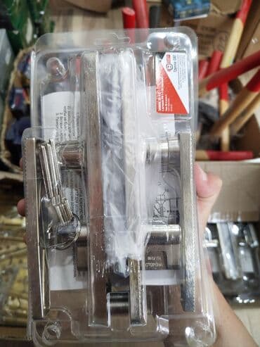 jaluz qapı: Qapı kilidi dəsti – metal Məhsul təsviri: - Komplekt qutuda — 1