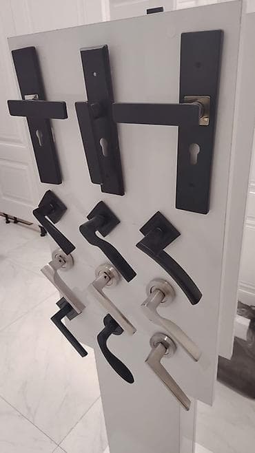 qap: Bu kolleksiyada müxtəlif üslub və rənglərdə qapı dəstəkləri təklif — 2