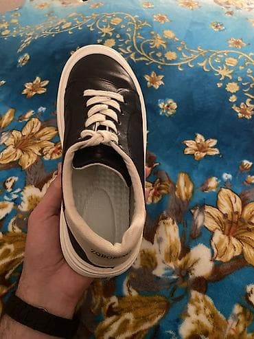 Kişi gündəlik idman ayaqqabısı Bir defe geyinilib - Rəng: qara üst