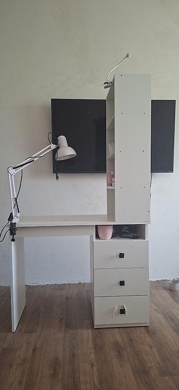 Ağ rəngdə funksional iş masası və üst modul - Geniş iş səthi olan — 3