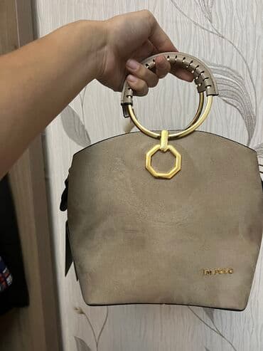 iqos qiymətləri: Qadın çantası.
Yenidir, Türkiyədən alınıb.
Qiymət - 15 man — 1