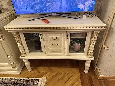 yataxt dəsdi: 1 eded boyuk kamot iki dene serviz yigimi birde tv altligi cox baha — 4