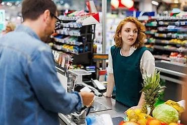 Həzi aslanovda yerləşən MaxShop marketə təcrübəli xanım satıcı-kassir