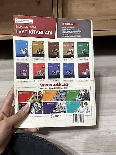 Kitablar və jurnallar: İngilis dili 1hissə test kitabı- içi təmiz cırığı yoxdur — 2