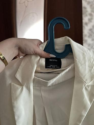 Bershka qadın dəst - Rəng: ağ/ekru - Ölçü: XS (EUR XS / USA XS / MEX — 2