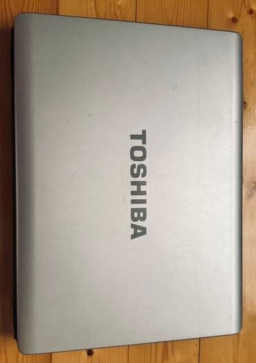 İşlənmiş Toshiba, 15.6 ", AMD E1, 512 GB, Ünvandan götürmə