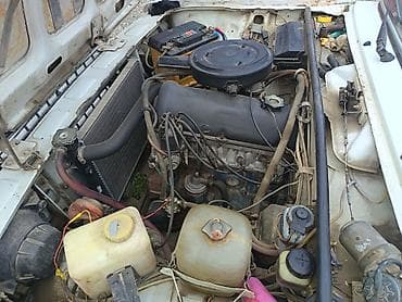 man sat: VAZ 2107, ağ gövdə, arxa ötürücü sedan. Texniki xüsusiyyətlər: - — 3