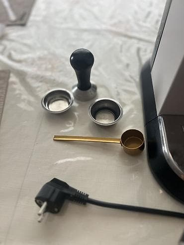 sud seperatoru: Qəhvə maşını Delonghi, Yarımavtomat, Yeni — 2