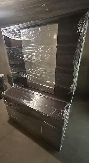 balaca dolab: Yeni, Düz TV altlığı, Polkalı, Laminat — 1