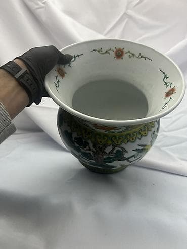 Vazalar: Bir vaza, Farfor — 4