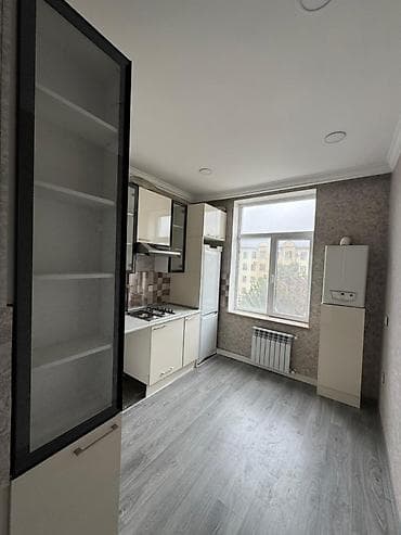 azadlig: Bakı, 3 otaqlı, Köhnə tikili, 80 kv. m — 4