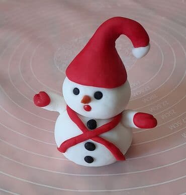 5 yas tortu: Fərdi dizayn tortlar - Ad/baş hərfi formasında tort: ağ mastika ilə — 7