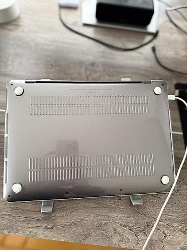 ipad mini 6: Apple MacBook noutbuk Xüsusiyyətlər: -intel i5 -Ram 8gb - Ssd 512 - — 2
