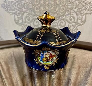 konfet qabi: Kobalt-mavi rəngli, qapaqlı porselen qab - Material: incə porselen - — 1
