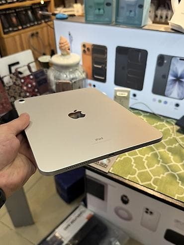 ipad 12: IPad 10 / 64GB / Silver Ideal veziyyetdedi. Seliqeli ishlenib — 2